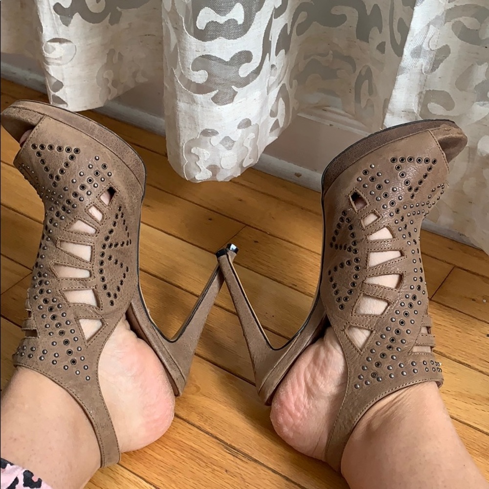 Vince Camuto Cassi suede studded slingback heels - Picture 2 of 7